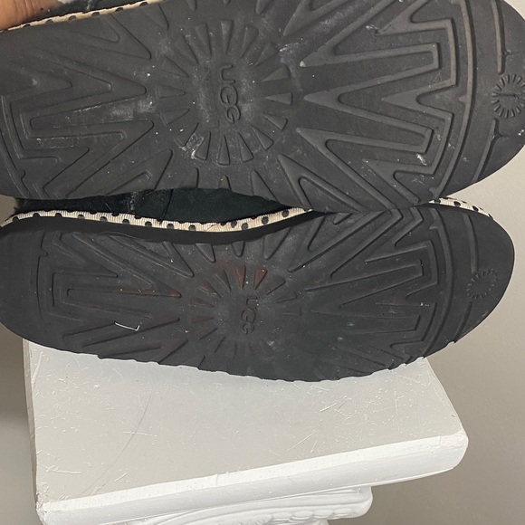 UGG Black Ankle Boots with Fur Lining - Picture 5 of 9